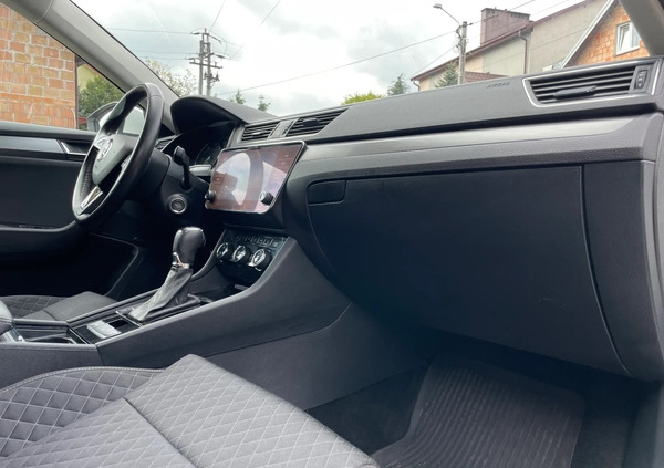 Skoda Superb cena 79900 przebieg: 153000, rok produkcji 2019 z Brzeszcze małe 781